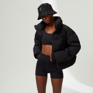 Jaqueta Puffer Preta com Touca
